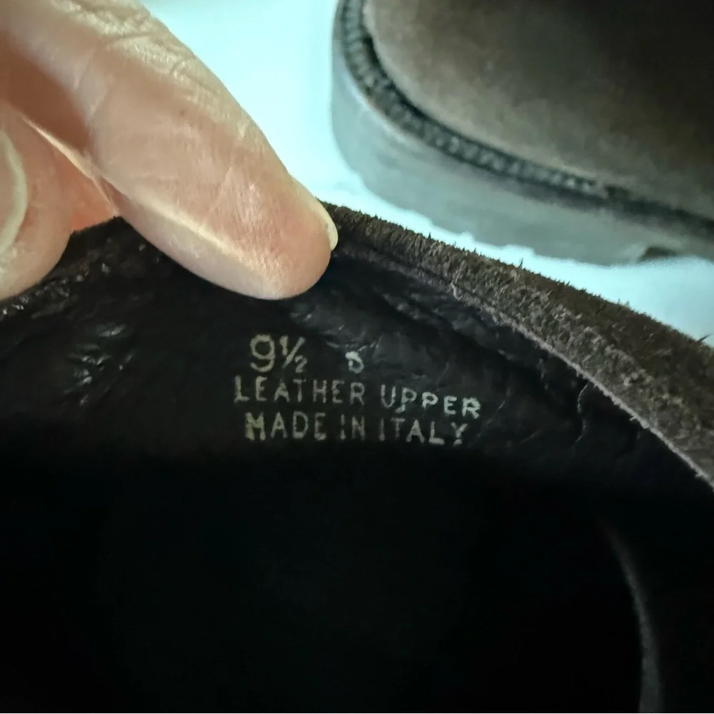 Banana Republic Brown Suede Chukka Boots